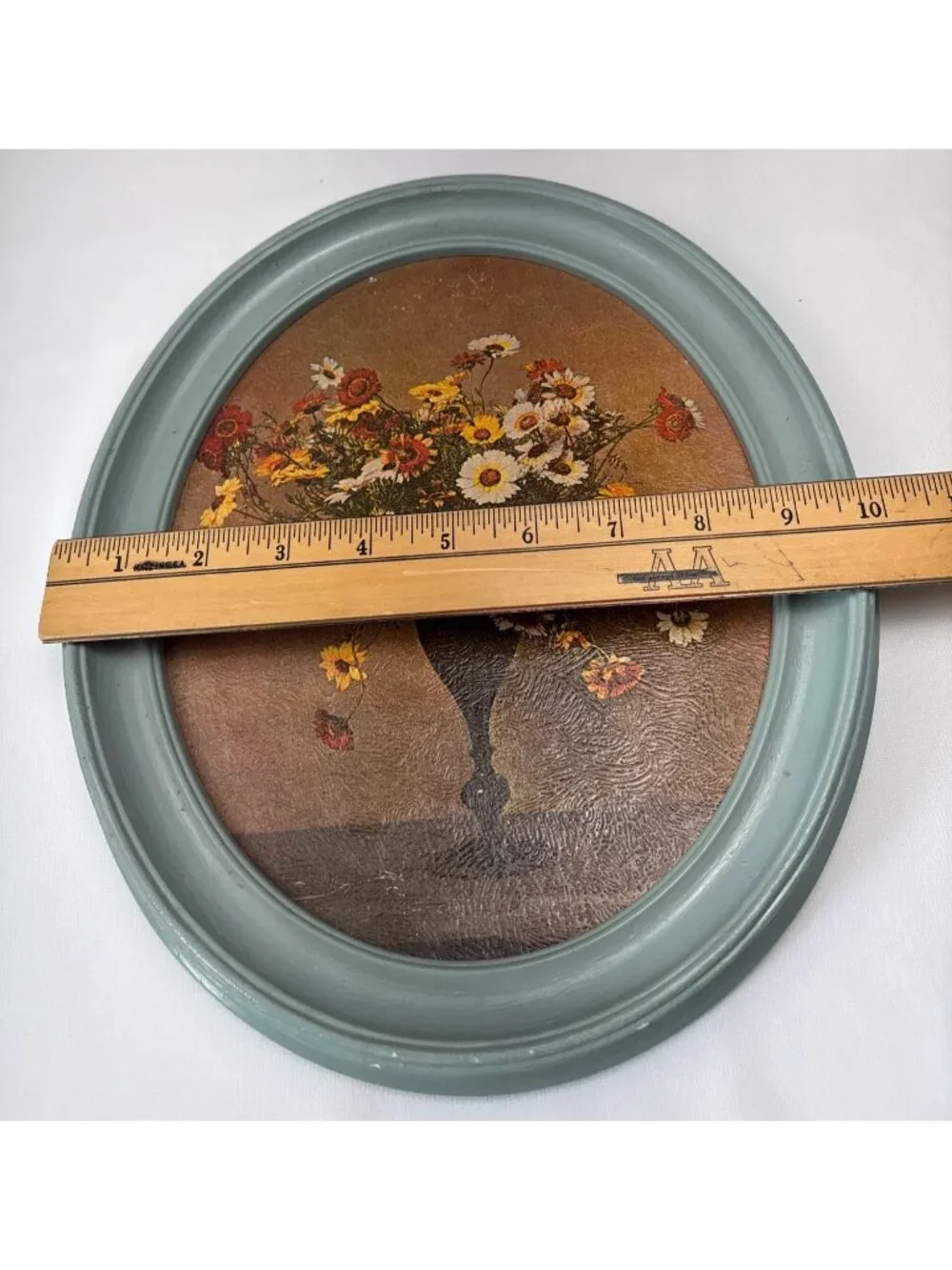 Floral Lithograph Green Plastic Oval Frame 10